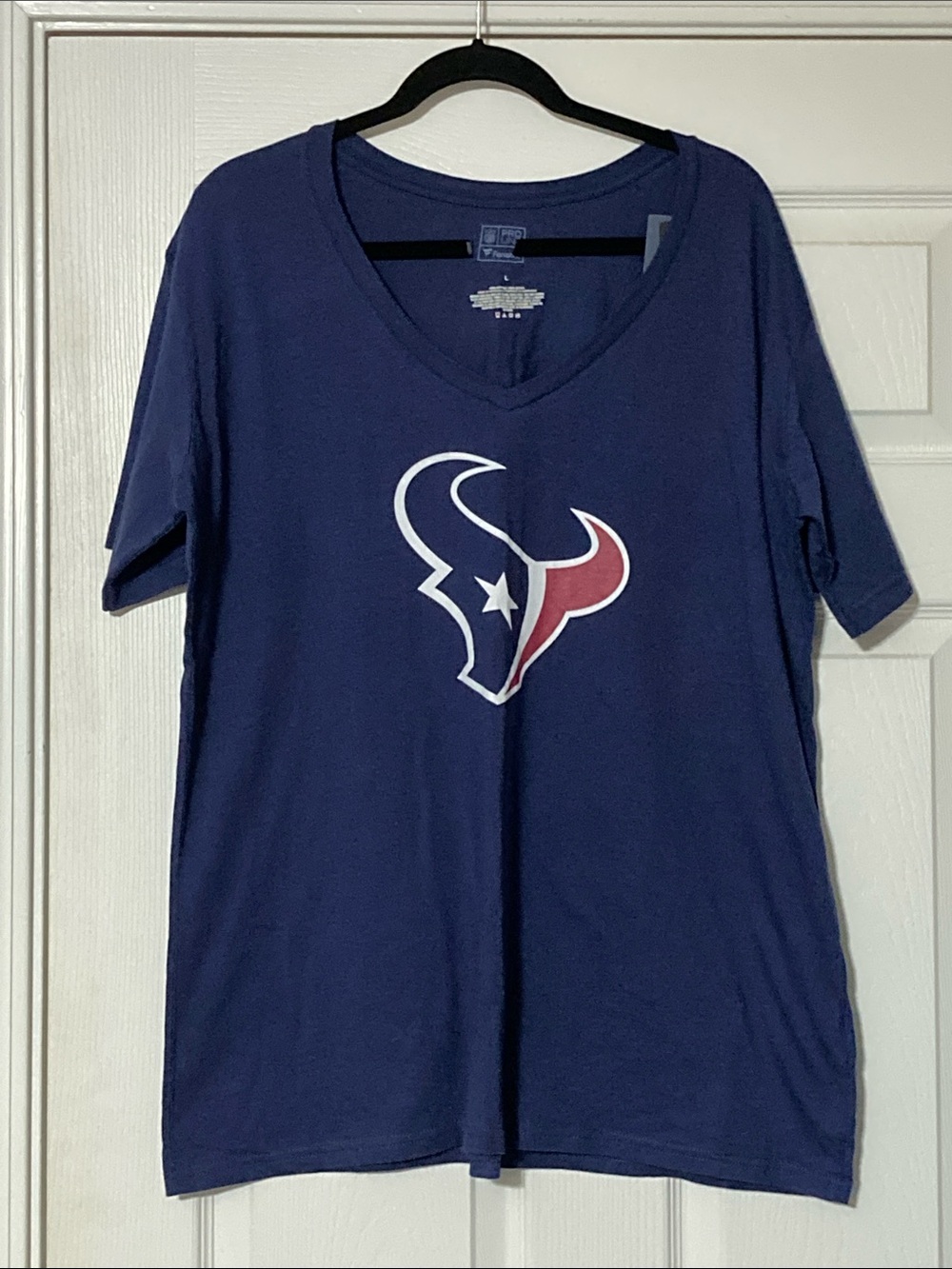 NWT. Fanatics Navy Houston Texans V-Neck Tee - size L - # 1 Mom